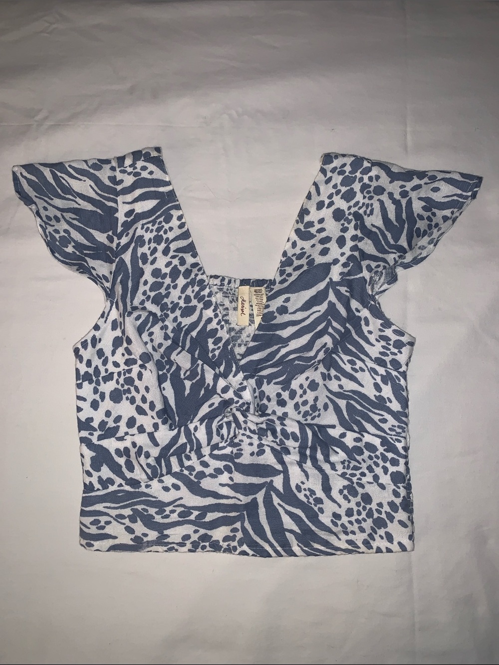 Blue & White Animal-Print Flutter Sleeve Crop Top